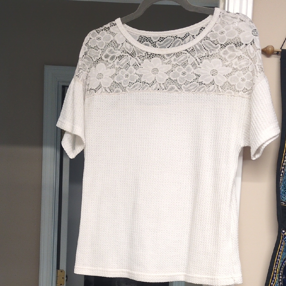 Boutique Waffle Knit And Lace Yoke Short Sleeve Women's Top